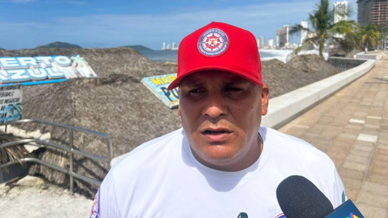 Gustavo Espinoza Bastidas, comandante del Escuadrón de Salvamento Acuático.