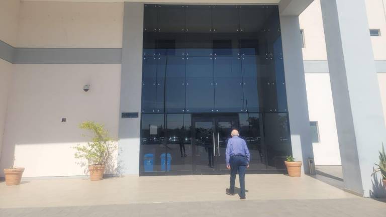 Luis Guillermo Benítez Torres arribó desde temprana hora este martes al Centro de Justicia Penal Acusatorio y Oral de la zona centro.