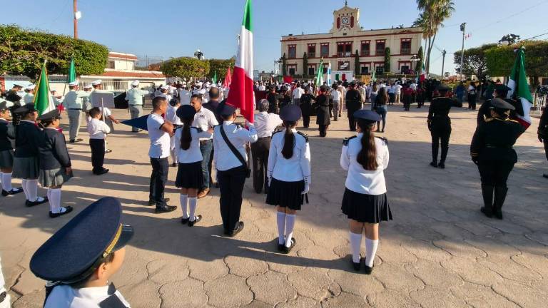 Ceremonia del Día de la Bandera en Rosario.