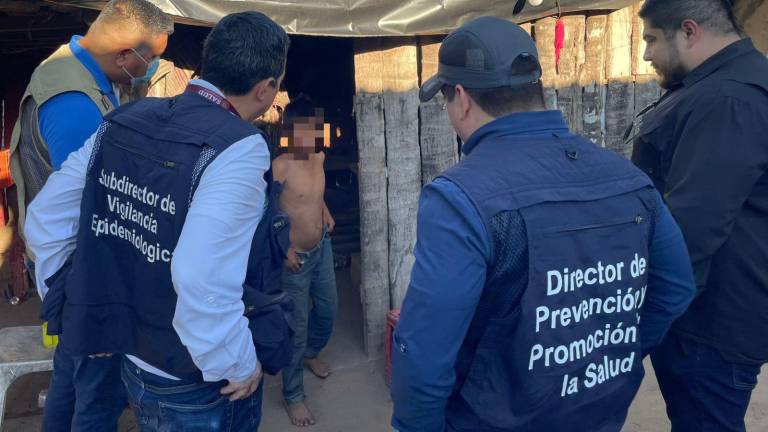 Jornada masiva de vacunación en la comunidad de Isla del Bosque, en Escuinapa.