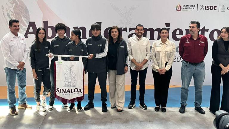 La delegación sinaloense fue abanderada para competir en la Olimpiada Nacional 2026.