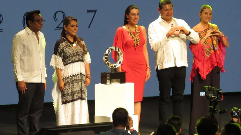 Josefina Rodríguez, Evelyn Salgado y Alejandro Armenta participaron en la clausura del Tianguis Turístico México 2026 en Acapulco.