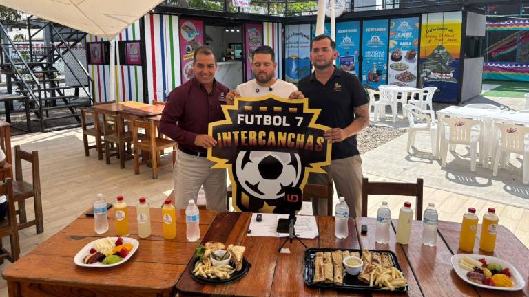 Freddy Cisneros, Manuel Mancilla y Jesús Guerrero anunciaron el Torneo Intercanchas de futbol.