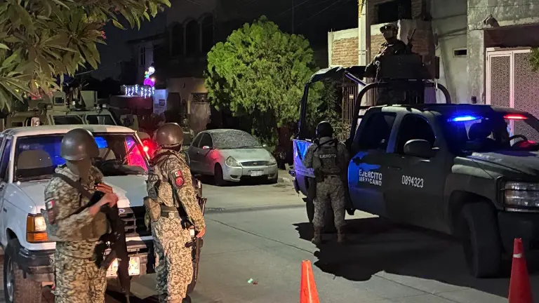 Elementos del Ejército acudieron a la colonia Domingo Rubí, en Culiacán, donde un hombre fue asesinado a balazos la madrugada de este domingo.