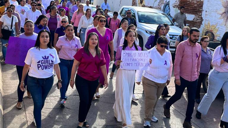 En Rosario, con una marcha conmemoran el Día Internacional de la Mujer