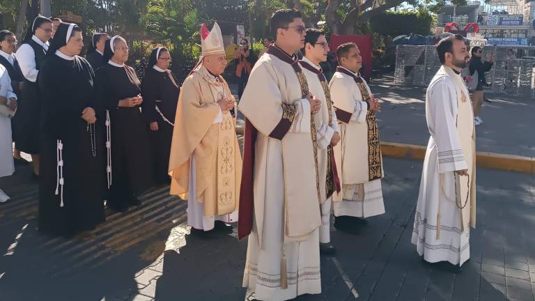 Procesión por las calles aledañas a la Catedral Basílica de la Inmaculada Concepción por la llegada del Año Santo 2025.