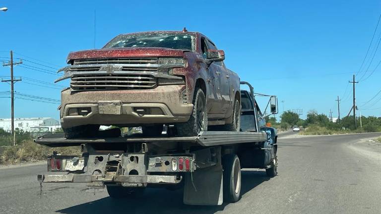 Dentro de la unidad también se aseguraron armas de fuego y equipo táctico.