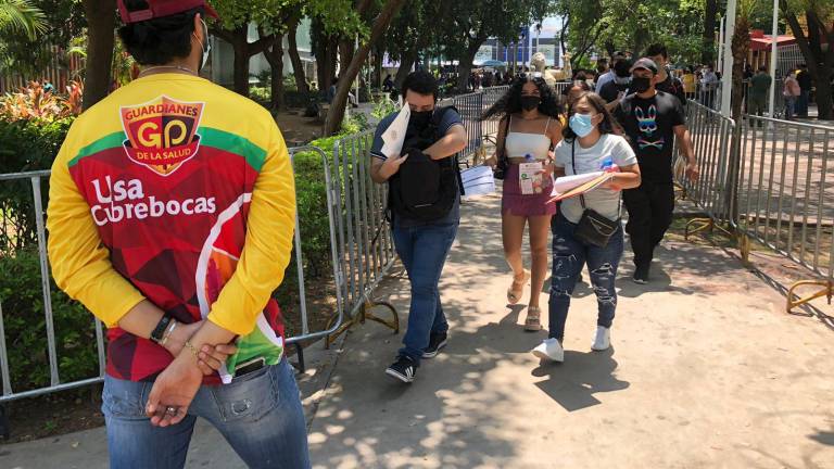 El Ayuntamiento de Culiacán prepara estrategia para que en lugares públicos se permita el acceso solamente a las personas que ya fueron vacunadas contra el Covid-19, a mayores de 18 años.