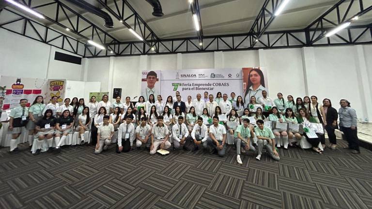 Estudiantes de distintos municipios de Sinaloa dejaron una destacada participación durante la Séptima Feria Emprende Cobaes para el Bienestar.