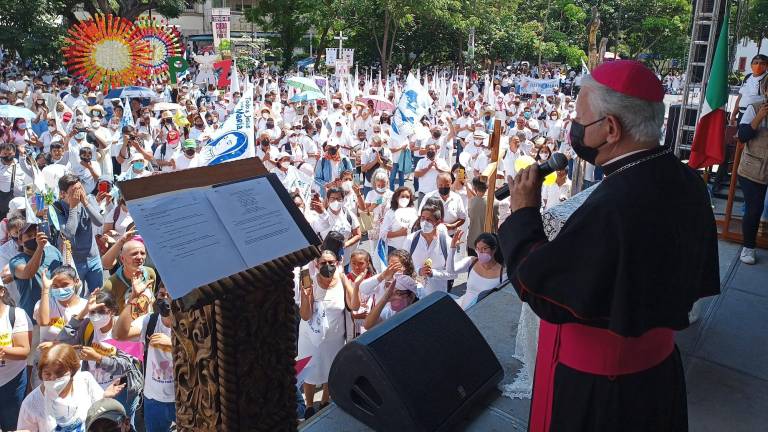 El obispo Ramón Castro Castro durante la Octava Marcha por la Paz, en Cuernavaca, Morelos.