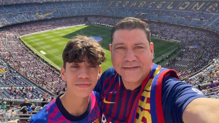 Mario y ‘Wicho’ González en el Camp Nou, este domingo 24 de octubre.