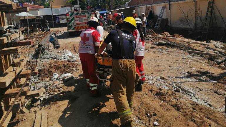 Albañil sufre golpe de calor en edificio en construcción de la Zona Dorada, y al llegar a hospital muere infartado