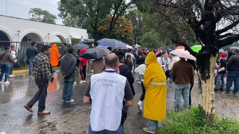 Protesta en Guadalajara el domingo en contra de la mala calidad del agua que terminó en represión.