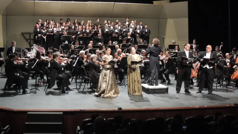 La OSSLA, coros y solistas participan en el concierto Un canto por la Paz.