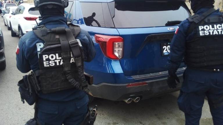 Grupo Élite de la Policía Estatal recupera vehículo en Culiacán
