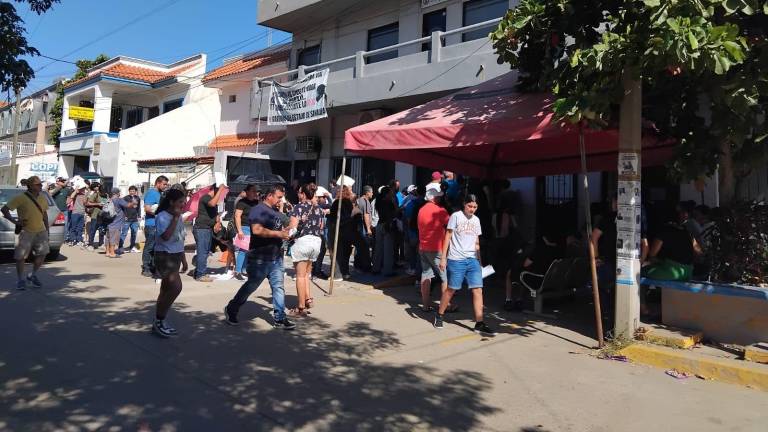 Trámites realizados en la Delegación de Vialidad y Transportes en Mazatlán.