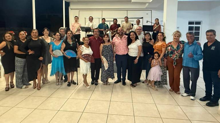 Gozazón se conforma además por músicos con perfiles diversos y en formación constante.