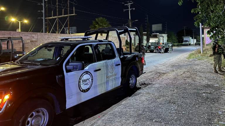 Autoridades atendieron el reporte de disparos en una vivienda del sector Loma de San Isidro.