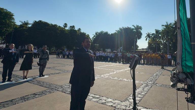 El Secretario de Agricultura en Sinaloa, Ismael Bello Esquivel, informa sobre la visita que hará Julio Berdegué.