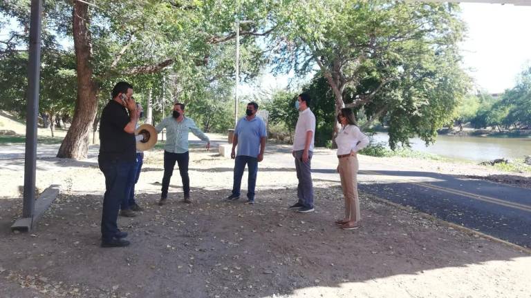 En el recorrido se le mostró al representante de la empresa el deterioro de las áreas verdes, los detalles en los aspectos de riego y algunas cuestiones en el tema de alumbrado.