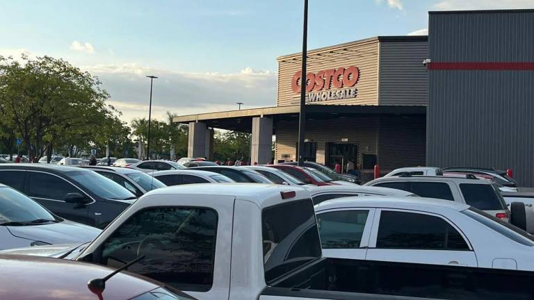 Las autoridades locales han iniciado un operativo de búsqueda para localizar el vehículo robado.