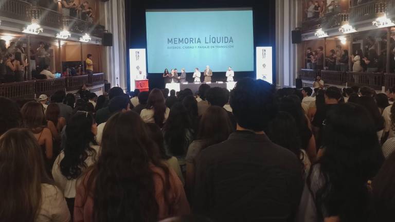 Inauguración en el Teatro Ángela Peralta, en Mazatlán, del Encuentro Nacional de Estudiantes de Arquitectura.