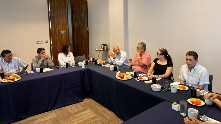 El delegado de Semarnat en Sinaloa se reunió este viernes con la Intercamaral de Mazatlán.