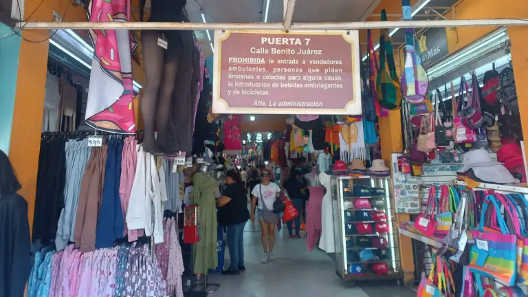 El nuevo horario en la central de abastos durará hasta el 6 de enero.