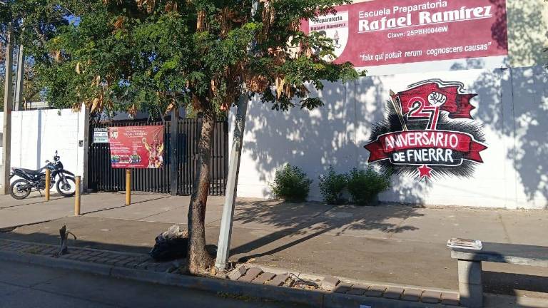 La Preparatoria Rafael Ramírez denuncia intento de ocupar terreno educativo en Culiacán.