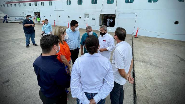 Las autoridades acudieron a revisar los protocolos de seguridad.