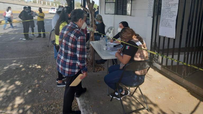 Servidores de la Nación entregan turnos para vacunación.