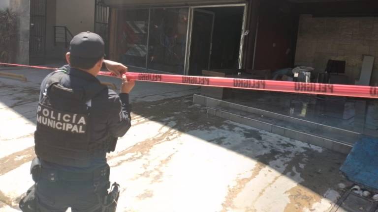 Se incendia edificio asegurado a Inverplux en Culiacán
