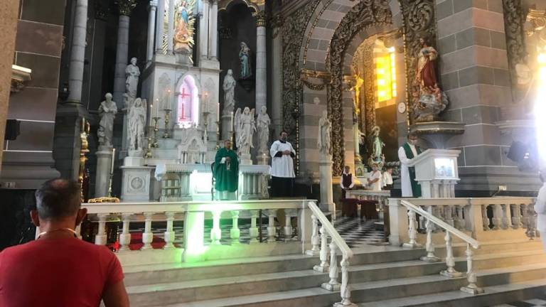 Obispo de Mazatlán llama a las personas a no ser engreídas y alejarse de los bienes materiales