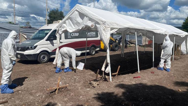 Los siete cuerpos encontrados corresponderían a averiguaciones previas con fechas de hechos entre 2009 y 2013.