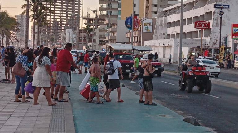 El jueves se tuvo una afluencia de 48 mil a 50 mil personas en las playas, este Viernes Santo se esperaba una afluencia de entre 80 mil y 100 mil bañistas.