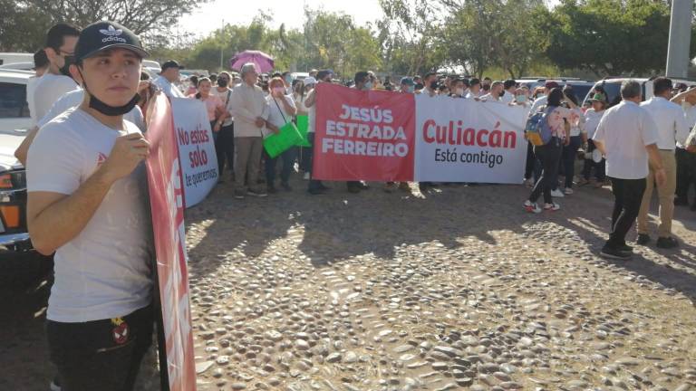 Se organiza marcha de respaldo a Estrada Ferreiro para responder demanda de juicio político al Congreso del Estado