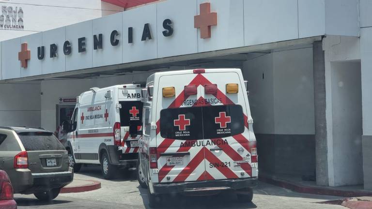 La familia auxilió a los dos hombres heridos para después llevarlos a una clínica de Culiacán para que fueran atendidos.