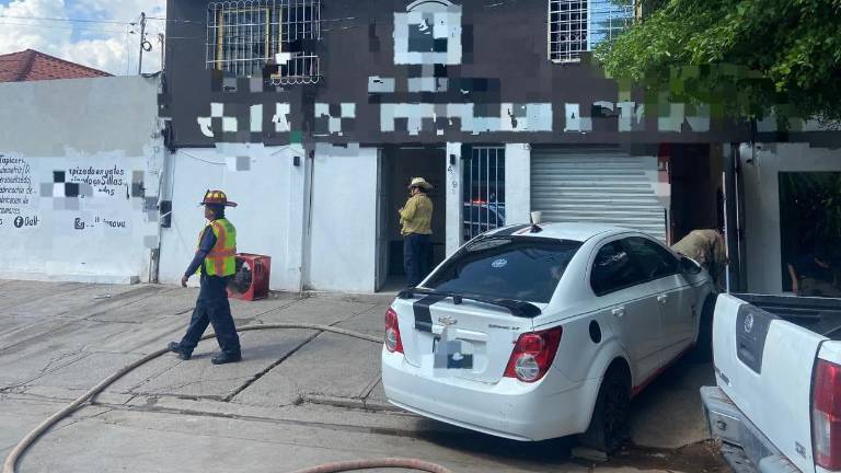 Hasta el momento, las autoridades mantienen acordonado el edificio para evaluar los daños estructurales.