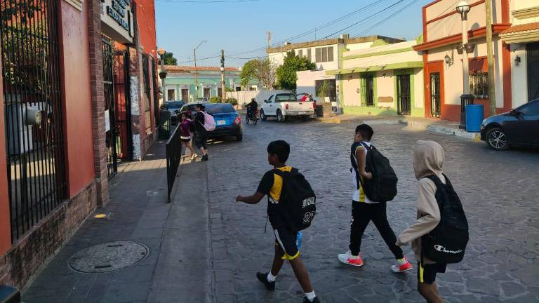 Las escuelas de Escuinapa y Rosario retomaron este martes las actividades escolares tras el ausentismo del lunes.