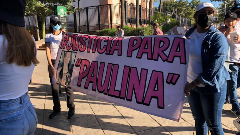En Culiacán, llega ante el juez doctora señalada de provocar la muerte de Leslie Paulina por ‘minilipo’