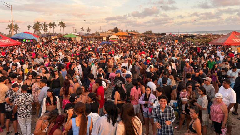 Aproximada 19 mil visitantes acudieron a las playas del municipio.