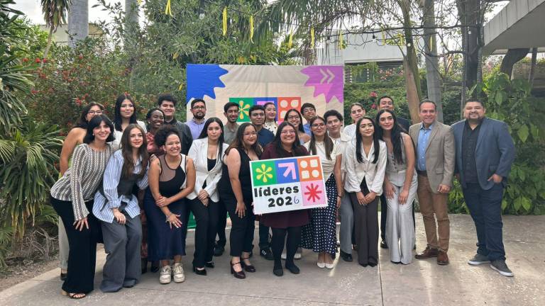 El programa “Líderes 2026” concluyó en Culiacán con la graduación de 20 jóvenes.