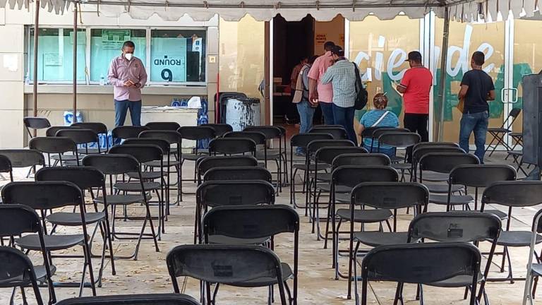 Adultos de 30 a 39 años y embarazadas mayores de 18 años que tengan más de nueve semanas de gestación pueden vacunarse este miércoles.