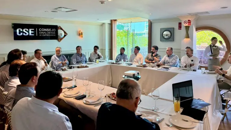 Reunión de empresarios sinaloenses con el Diputado federal por Morena Alfonso Ramírez Cuéllar.