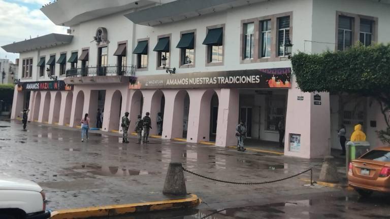 El Palacio Municipal de Mazatlán inicia operaciones de manera normal tras hallazgo de resto humano.