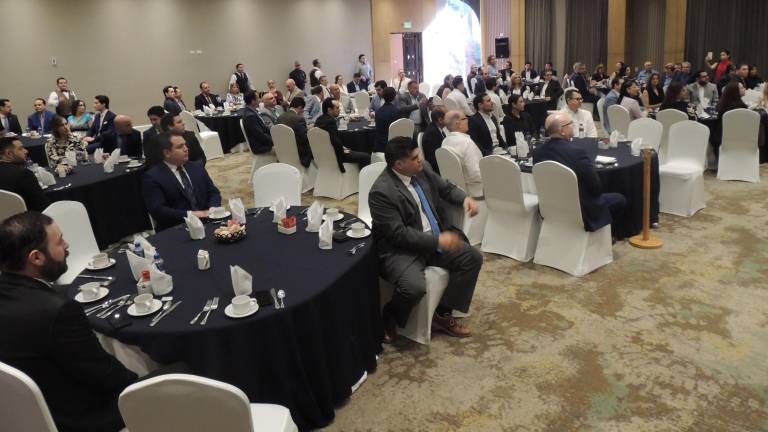 Rinde protesta el nuevo consejo directivo del Colegio de Abogados Eustaquio Buelna