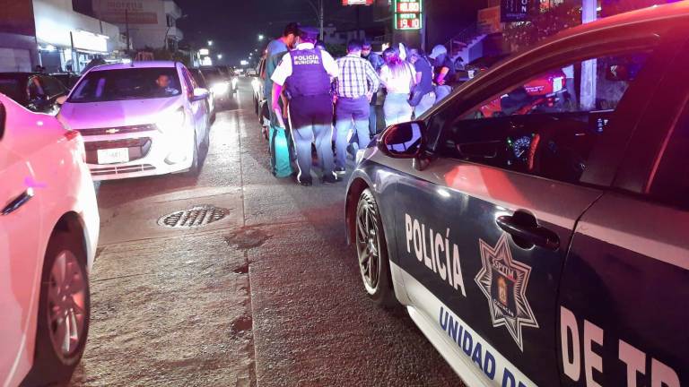 Motociclista resulta lesionado tras choque con camioneta, en Culiacán