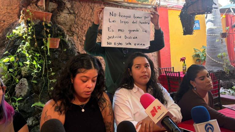 Conferencia en la que exponen el caso de la denuncia interpuesta por la Diputada de Morena Almendra Ernestina Negrete Sánchez.