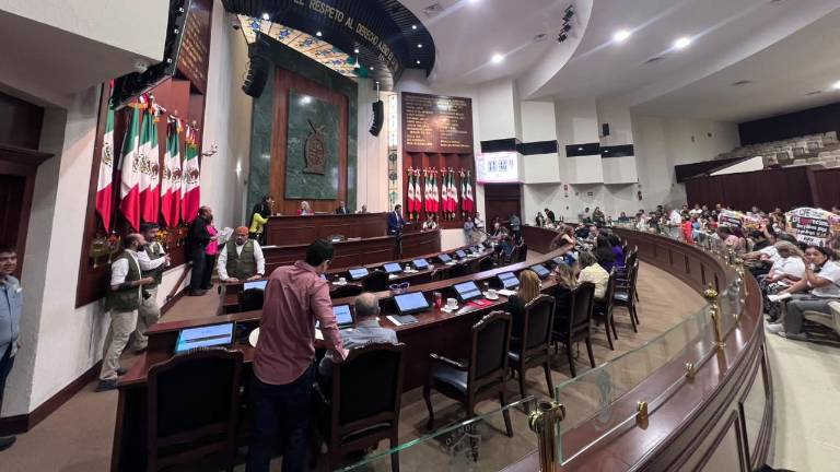 La posibilidad de que Rubén Rocha Moya regresa al Gobierno de Sinaloa genera reacciones en la oposición.