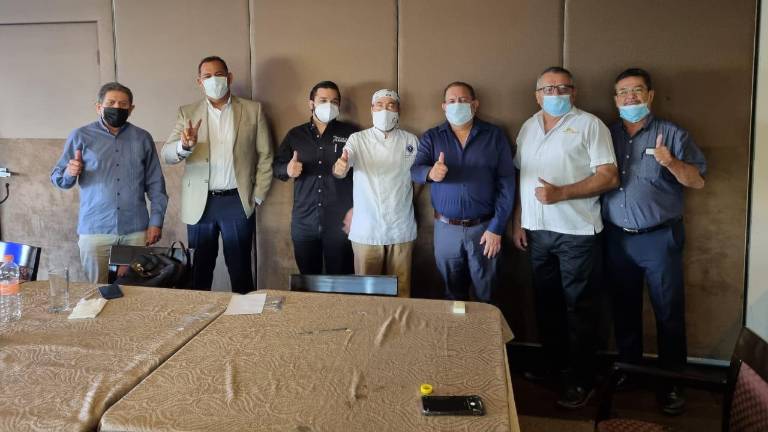 Empresarios sinaloenses se reúnen con autoridades sanitarias.